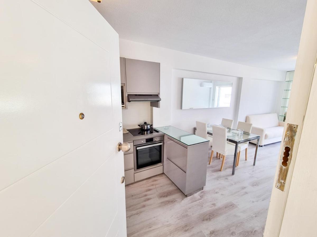 Cheer Up City Apartment, Near To The Finikoudes Beach 라르나카 외부 사진