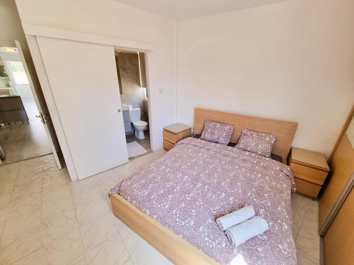Cheer Up City Apartment, Near To The Finikoudes Beach 라르나카 외부 사진