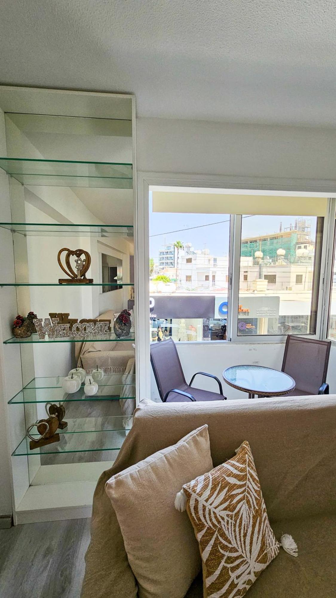 Cheer Up City Apartment, Near To The Finikoudes Beach 라르나카 외부 사진